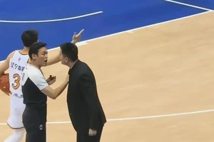  专业篮球教练如何看待球员的情绪管理：提升训练和比赛表现的关键